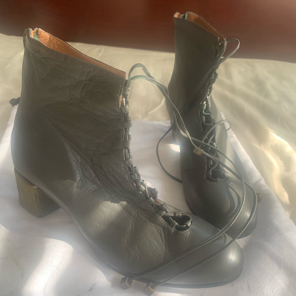 Botti Dark Grey distressed leather booties